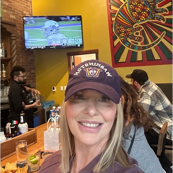 Meet your Posher, Alicia - Picture 1 of 1